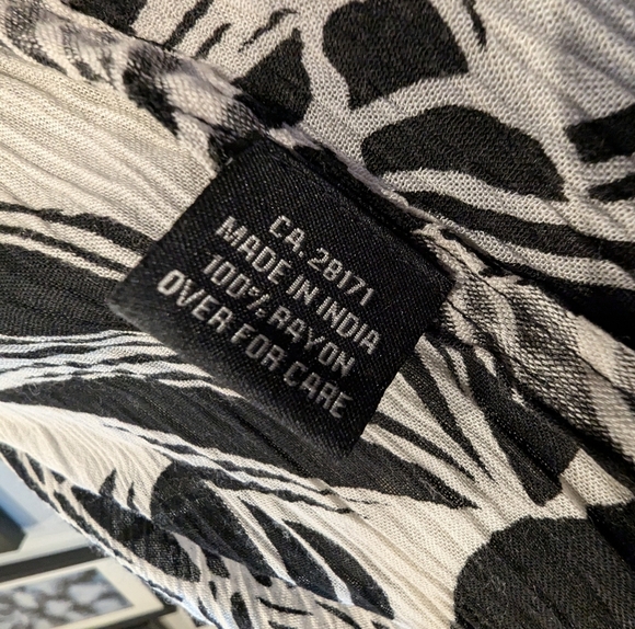 PAPA Vancouver. Boho Hippie Maxi Crinkle Broomstick Skirt, Black & White Floral - Picture 7 of 10